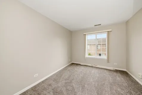 2264 Daybreak Drive Aurora IL 60503