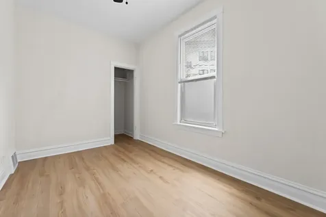 1429 West Barry Avenue Chicago IL 60657