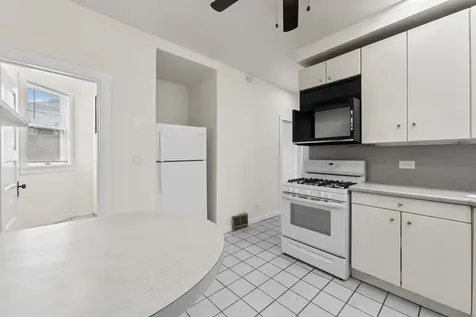 1429 West Barry Avenue Chicago IL 60657