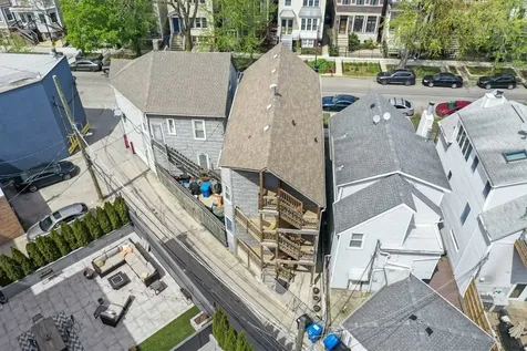 1429 West Barry Avenue Chicago IL 60657