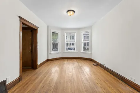 1429 West Barry Avenue Chicago IL 60657