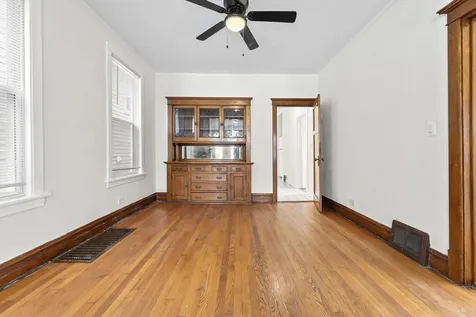 1429 West Barry Avenue Chicago IL 60657