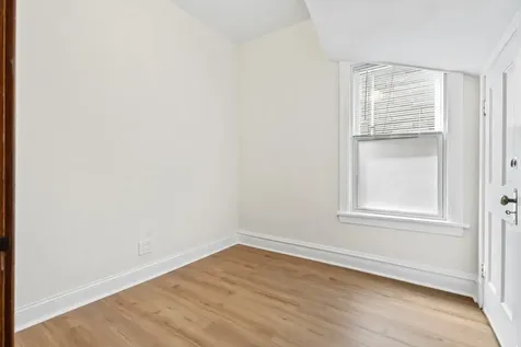 1429 West Barry Avenue Chicago IL 60657