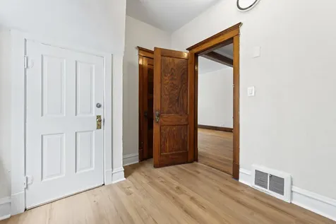 1429 West Barry Avenue Chicago IL 60657