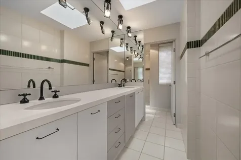 550 South Green Bay Road Lake Forest IL 60045