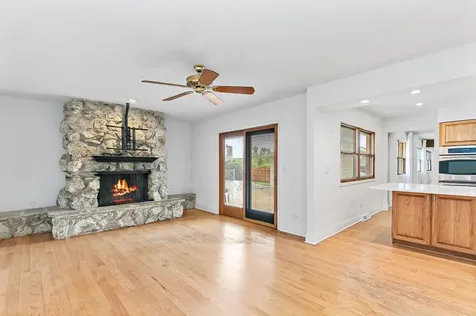 2019 East Avon Lane Arlington Heights IL 60004