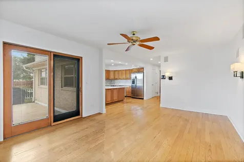 2019 East Avon Lane Arlington Heights IL 60004