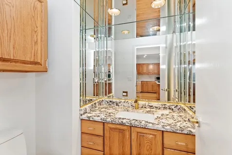 2019 East Avon Lane Arlington Heights IL 60004
