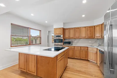 2019 East Avon Lane Arlington Heights IL 60004