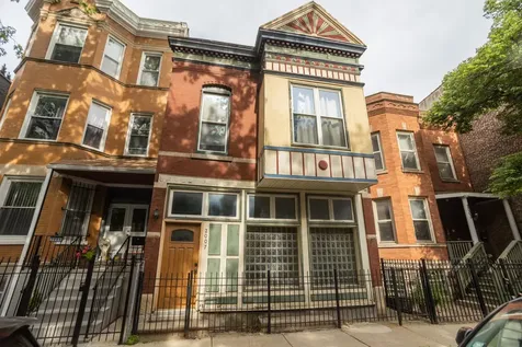 2007 North Oakley Avenue Chicago IL 60647