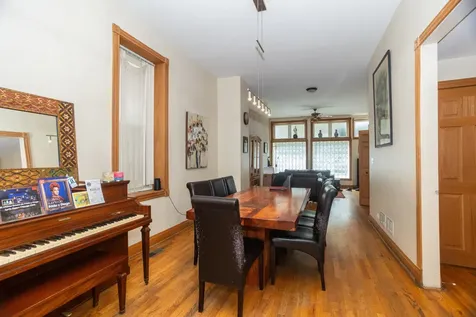 2007 North Oakley Avenue Chicago IL 60647
