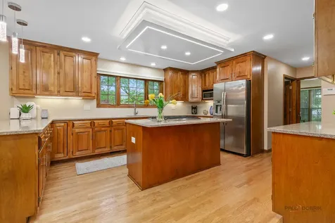 2872 Whispering Oaks Court Buffalo Grove IL 60089