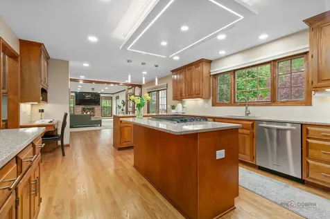 2872 Whispering Oaks Court Buffalo Grove IL 60089