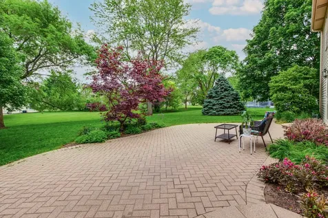 2872 Whispering Oaks Court Buffalo Grove IL 60089