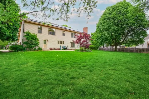 2872 Whispering Oaks Court Buffalo Grove IL 60089