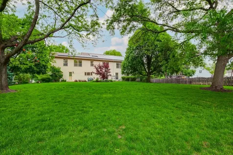 2872 Whispering Oaks Court Buffalo Grove IL 60089