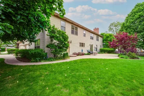 2872 Whispering Oaks Court Buffalo Grove IL 60089