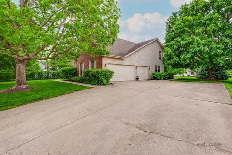 2872 Whispering Oaks Court Buffalo Grove IL 60089
