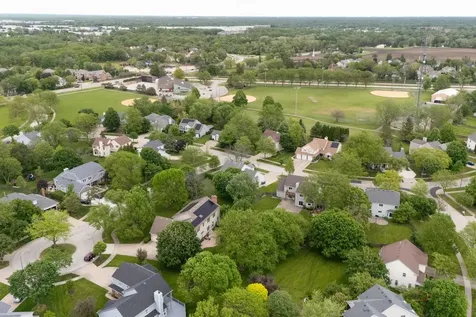 2872 Whispering Oaks Court Buffalo Grove IL 60089
