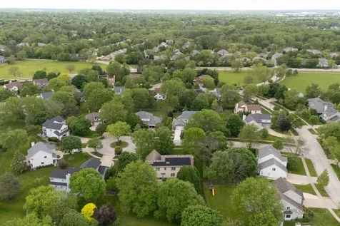 2872 Whispering Oaks Court Buffalo Grove IL 60089