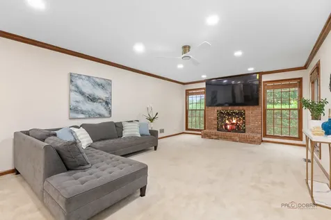 2872 Whispering Oaks Court Buffalo Grove IL 60089