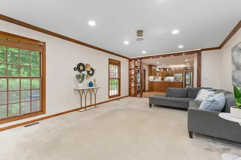 2872 Whispering Oaks Court Buffalo Grove IL 60089