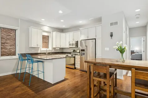 1411 North Mohawk Street Chicago IL 60610