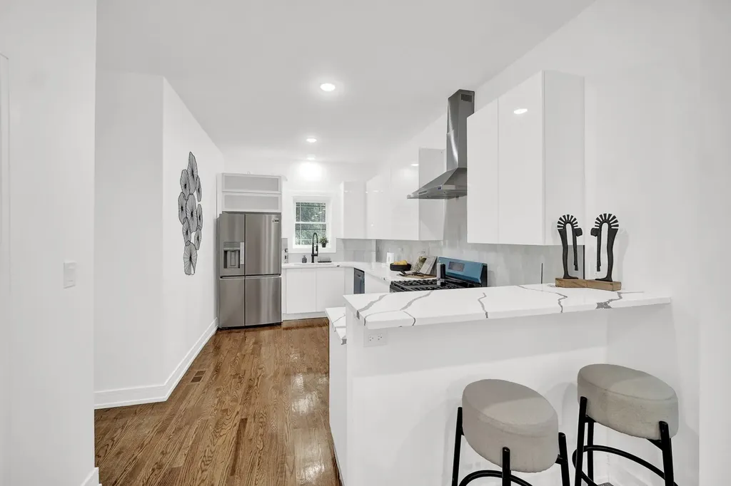 6840 South Cregier Avenue Chicago IL 60649