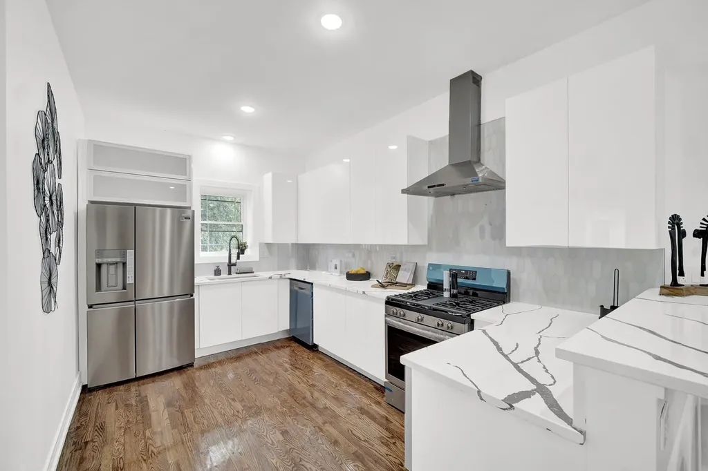6840 South Cregier Avenue Chicago IL 60649