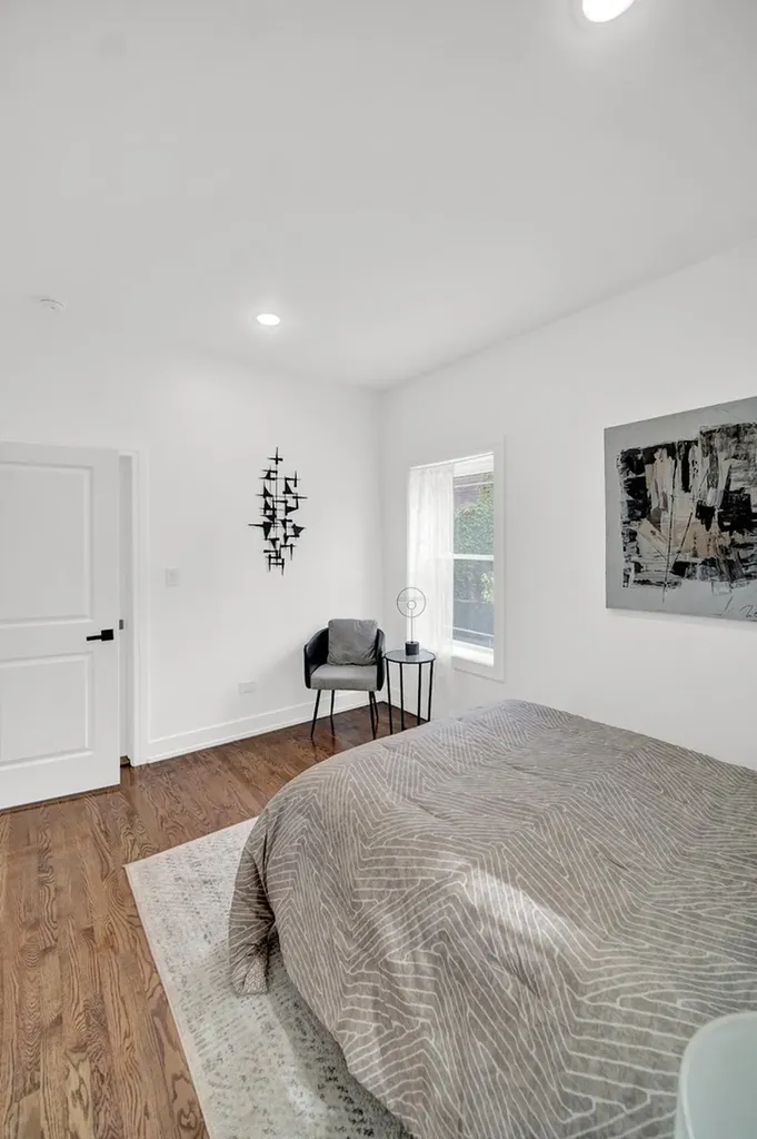 6840 South Cregier Avenue Chicago IL 60649