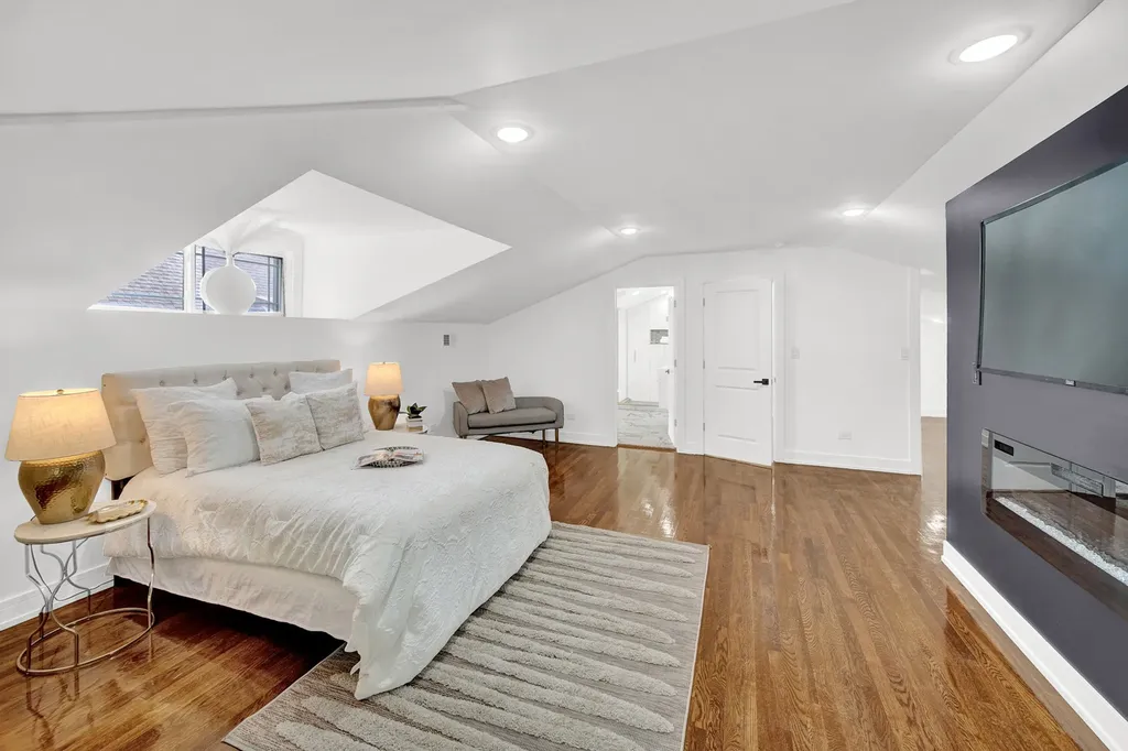 6840 South Cregier Avenue Chicago IL 60649