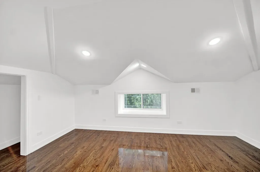 6840 South Cregier Avenue Chicago IL 60649