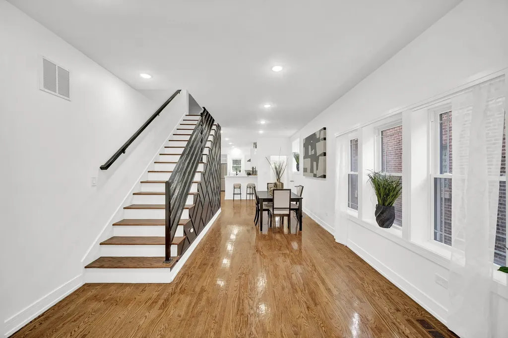 6840 South Cregier Avenue Chicago IL 60649