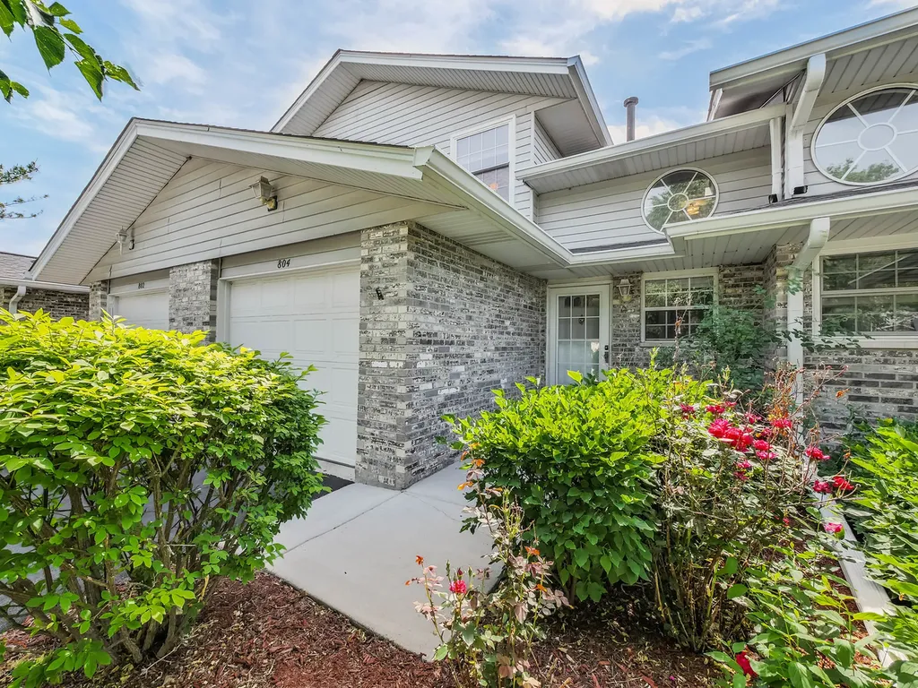 804 North Tamarac Boulevard Addison IL 60101