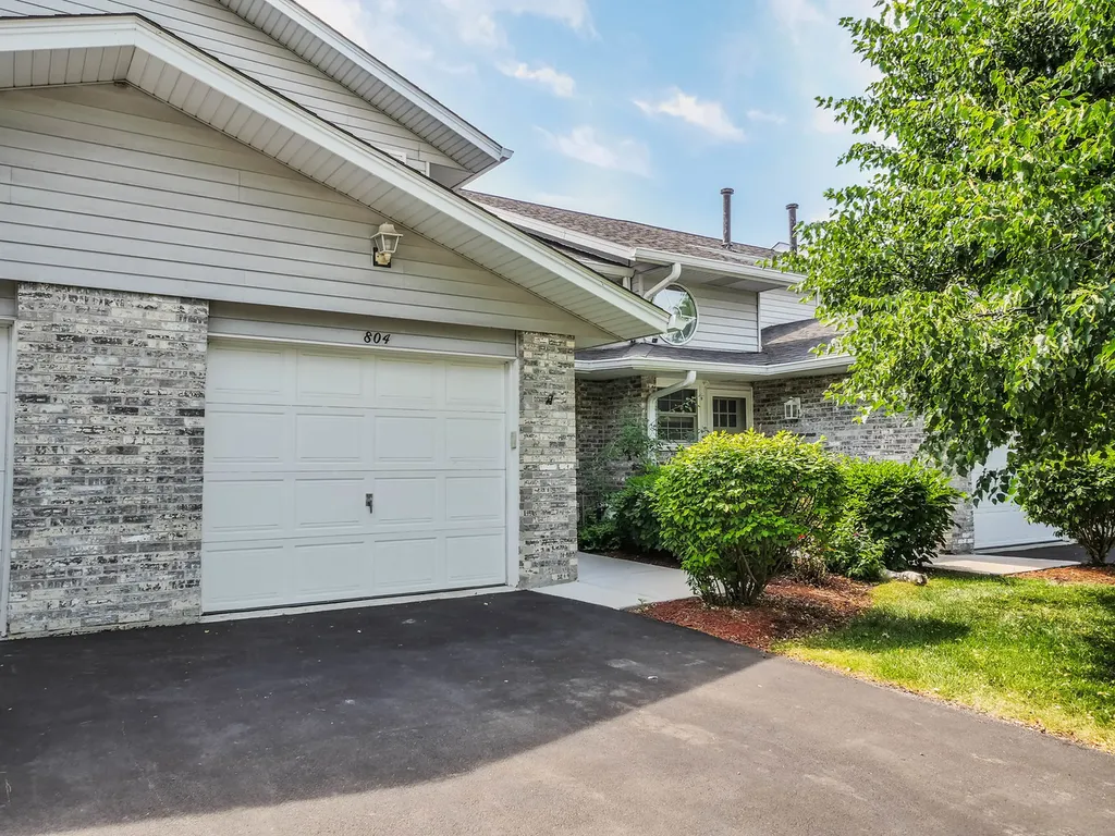 804 North Tamarac Boulevard Addison IL 60101