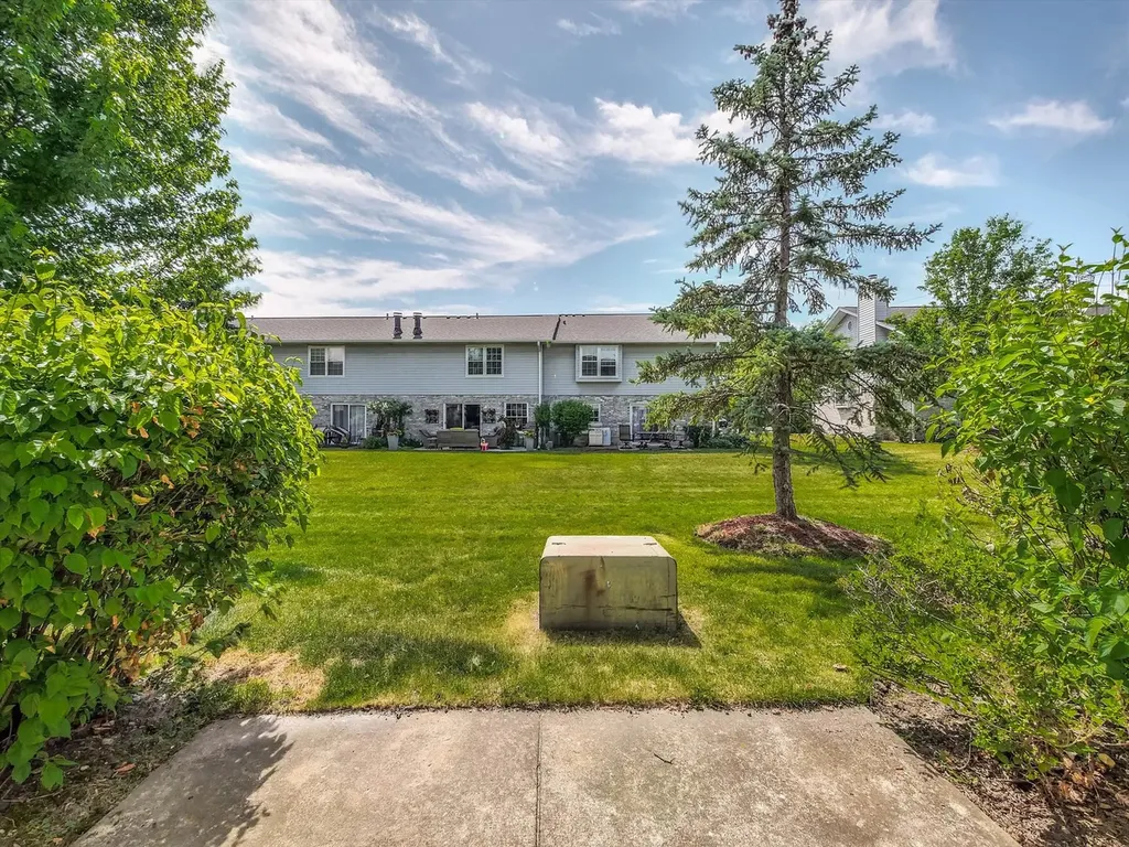 804 North Tamarac Boulevard Addison IL 60101
