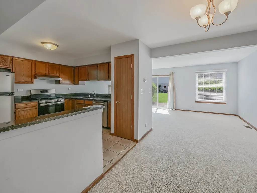 804 North Tamarac Boulevard Addison IL 60101
