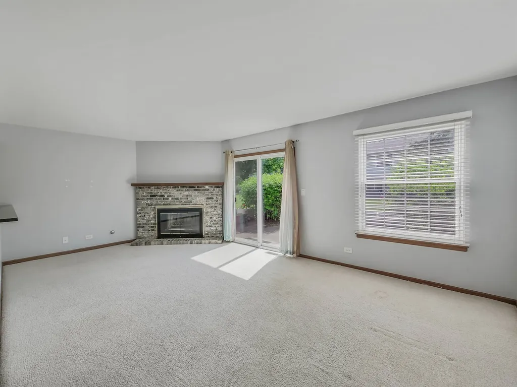 804 North Tamarac Boulevard Addison IL 60101