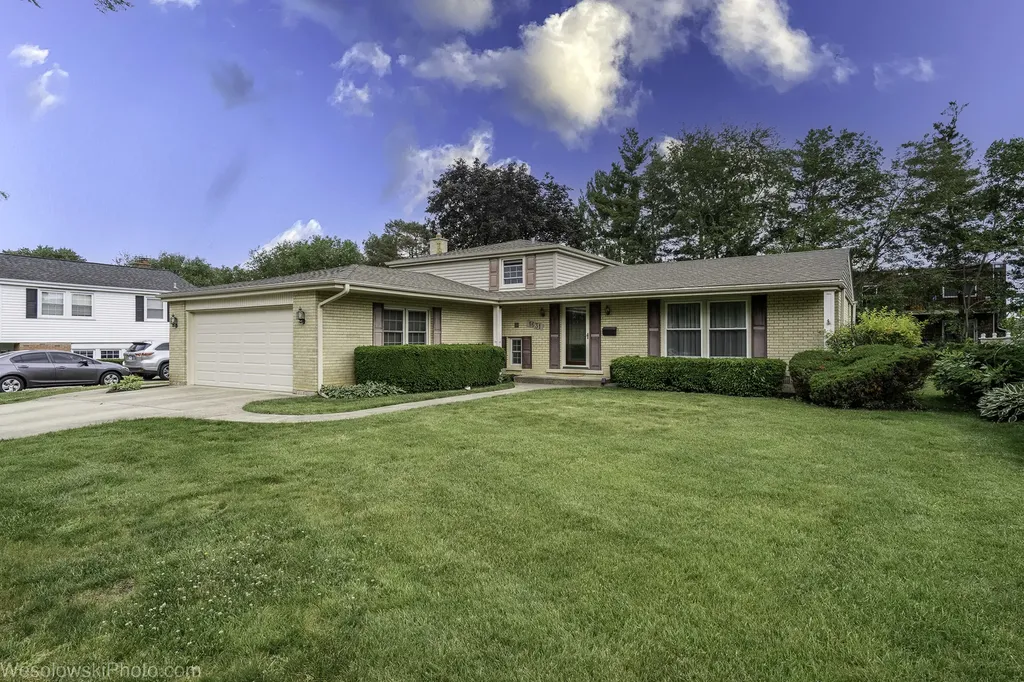 1631 South Surrey Ridge Drive Arlington Heights IL 60005