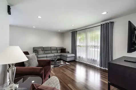 1631 South Surrey Ridge Drive Arlington Heights IL 60005
