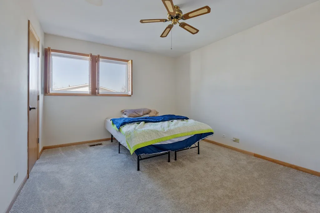 717 Whitesail Drive Schaumburg IL 60194