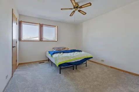 717 Whitesail Drive Schaumburg IL 60194