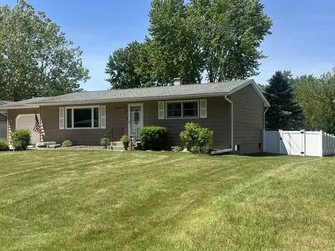 1705 North North Avenue Mchenry IL 60050