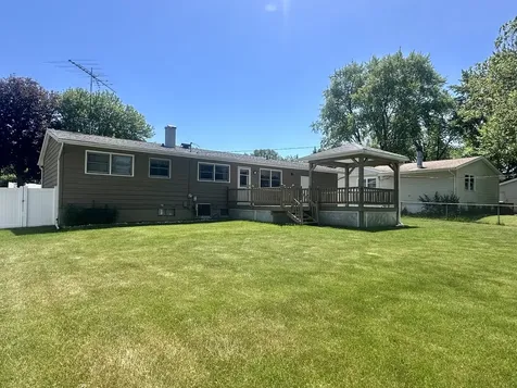 1705 North North Avenue Mchenry IL 60050