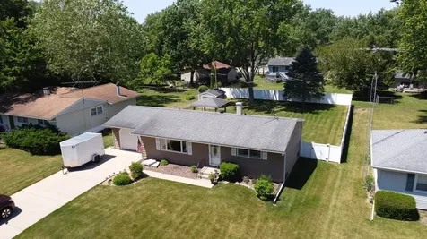 1705 North North Avenue Mchenry IL 60050