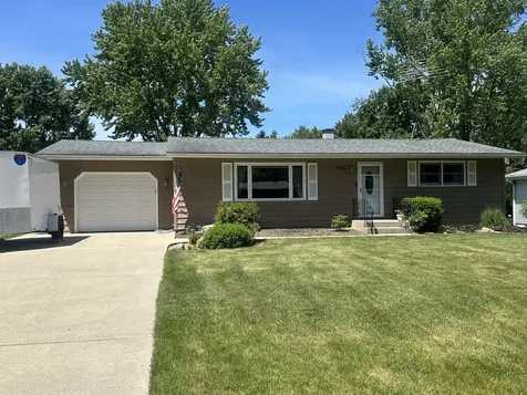 1705 North North Avenue Mchenry IL 60050