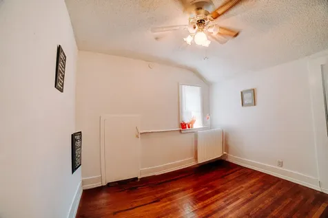 407 East Mulberry Street Watseka IL 60970