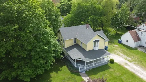 407 East Mulberry Street Watseka IL 60970
