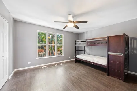 712 South Western Avenue Chicago IL 60612