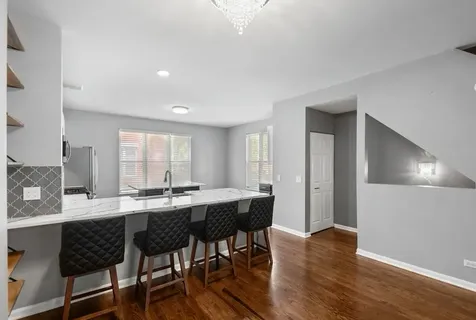 712 South Western Avenue Chicago IL 60612